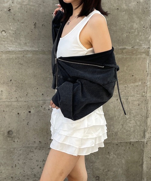 ROGER AND RAW(ロジャーアンドロウ)の「ティアードスカート ドッキング リブノースリーブワンピース(ワンピース・レディース・ホワイト/ブラック・FREE)」の10枚目の写真