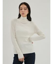 指サックボトルネックニット