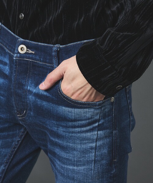 5351 POUR LES HOMMES(ゴーサンゴーイチプールオム)の「メタリック スキニー デニムパンツ(デニムパンツ・メンズ・ブラック/インディゴブルー・44/46/48/50)」の4枚目の写真