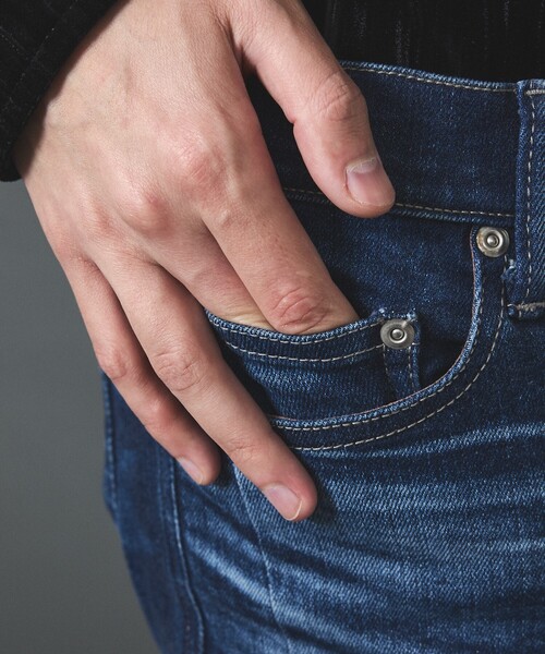 5351 POUR LES HOMMES(ゴーサンゴーイチプールオム)の「メタリック スキニー デニムパンツ(デニムパンツ・メンズ・ブラック/インディゴブルー・44/46/48/50)」の5枚目の写真