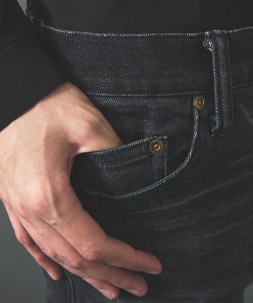 5351 POUR LES HOMMES(ゴーサンゴーイチプールオム)の「メタリック スキニー デニムパンツ(デニムパンツ・メンズ・ブラック/インディゴブルー・44/46/48/50)」の17枚目の写真