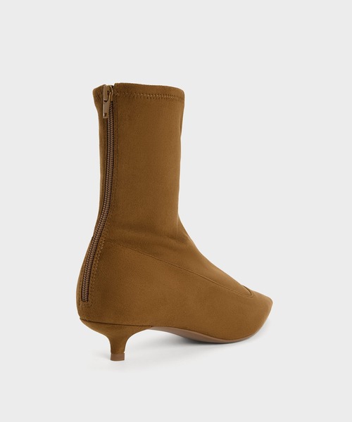 CHARLES & KEITH(チャールズ & キース)の「ポインテッドヒール アンクルブーツ(ブーツ・レディース・ブラック系その他2/ブラウン系その他・25.5cm/25cm/24.5cm/23.5cm/23cm/22.5cm)」の11枚目の写真