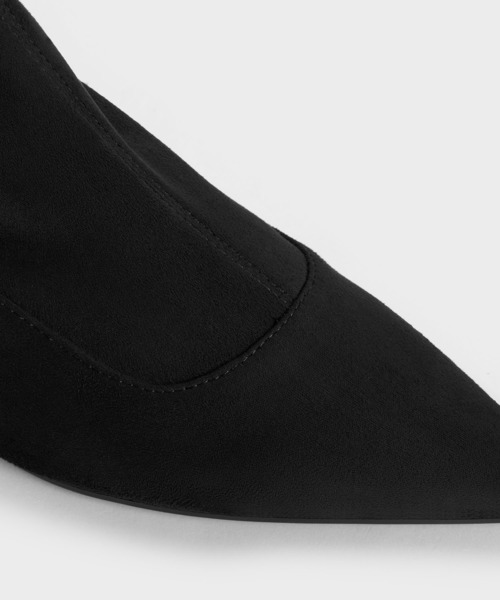 CHARLES & KEITH(チャールズ & キース)の「ポインテッドヒール アンクルブーツ(ブーツ・レディース・ブラック系その他2/ブラウン系その他・25.5cm/25cm/24.5cm/23.5cm/23cm/22.5cm)」の6枚目の写真