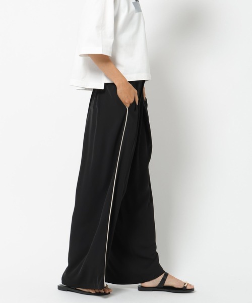 HEREIAM(ヘレイアム)の「【HEREIAM】パイピングトロミパンツ(その他パンツ・レディース・パイソン/ブラック/ライトブルー・SMALL/MEDIUM)」の5枚目の写真