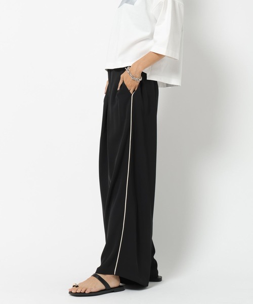 HEREIAM(ヘレイアム)の「【HEREIAM】パイピングトロミパンツ(その他パンツ・レディース・パイソン/ブラック/ライトブルー・SMALL/MEDIUM)」の7枚目の写真