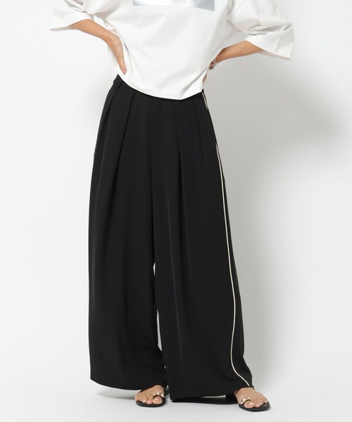 HEREIAM(ヘレイアム)の「【HEREIAM】パイピングトロミパンツ(その他パンツ・レディース・パイソン/ブラック/ライトブルー・SMALL/MEDIUM)」の8枚目の写真