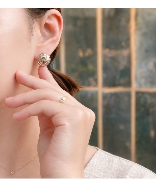 tone（トーン）の「【Flower】【アレルギー対応】ヴィンテージボタンピアス(MA)（ピアス（両耳用）・レディース・ブラック/ホワイト・FREE）」の6枚目の写真