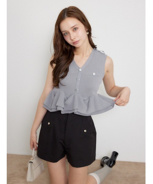 rienda（リエンダ）の「ボタンポイントペプラムニットトップス 夏服 秋服（ニット/セーター・レディース・グレー/ブラック/ピンク・FREE）」の3枚目の写真