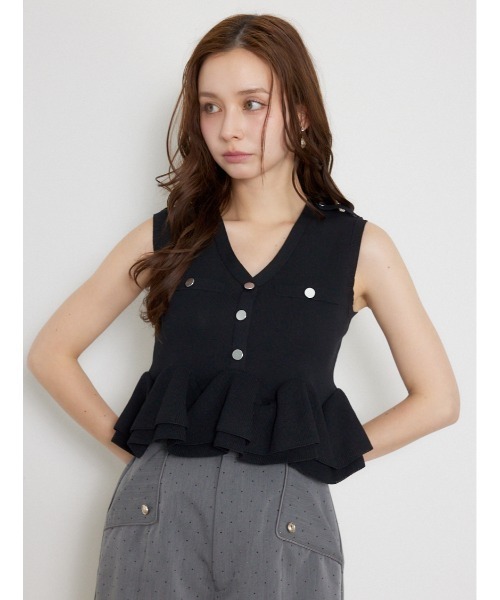 rienda（リエンダ）の「ボタンポイントペプラムニットトップス 夏服 秋服（ニット/セーター・レディース・グレー/ブラック/ピンク・FREE）」の2枚目の写真