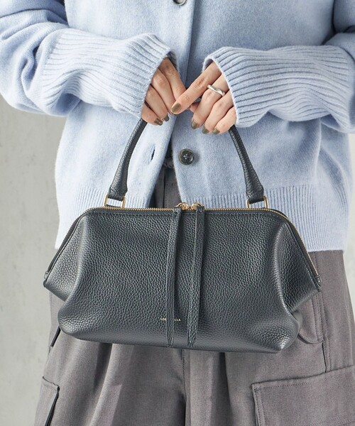 LORISTELLA（ロリステッラ）の「LORISTELLA: ワン ハンドル ボストン（ボストンバッグ・レディース・キャメル/ブラック・ONE SIZE）」の3枚目の写真