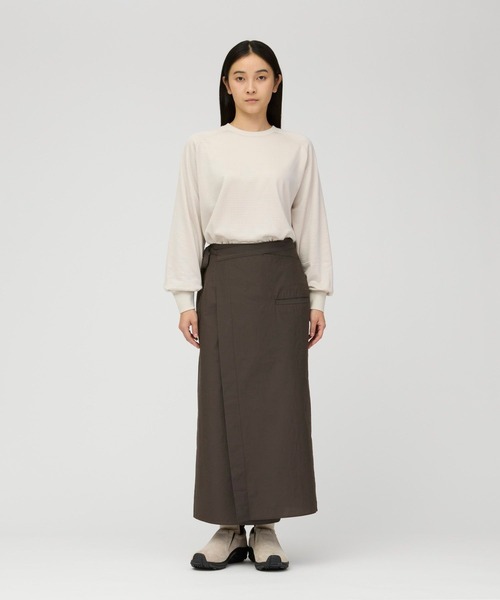 Snow Peak(スノーピーク)の「Snow Peak / Wool Nylon Taffeta Skirt ウールナイロンタフタスカート(スカート・レディース・ダークブラウン/ブラック・1/2/3)」の4枚目の写真