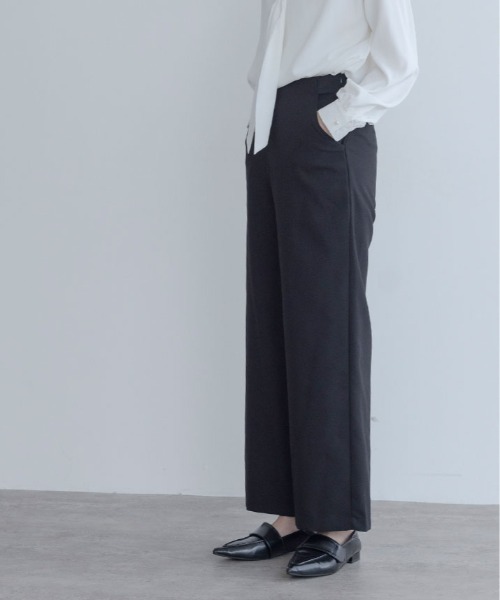 maviru(マヴィル)の「クラシカル スラックス ワイドパンツ(スラックス・レディース・ブラック/ブラウン系その他/グレイッシュベージュ/チャコール・L/M/S)」の19枚目の写真
