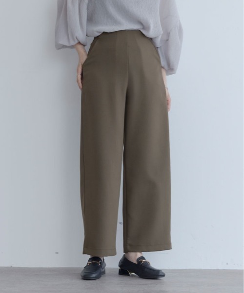 maviru(マヴィル)の「クラシカル スラックス ワイドパンツ(スラックス・レディース・ブラック/ブラウン系その他/グレイッシュベージュ/チャコール・L/M/S)」の6枚目の写真