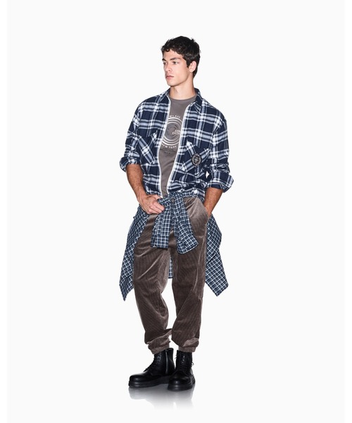 ARMANI EXCHANGE(アルマーニエクスチェンジ)の「【A|X アルマーニ エクスチェンジ】CO コーデュロイ レギュラーフィット ジョガーパンツ(その他パンツ・メンズ・グレイッシュベージュ・36inch/34inch/33inch/32inch/31inch/30inch/29inch)」の5枚目の写真