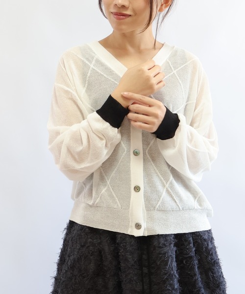 etre relie（エトレリー）の「シアーアーガイルカーディガン（カーディガン/ボレロ・レディース・ライトグレー/ブラック/ワイン/オフホワイト・MEDIUM）」の2枚目の写真
