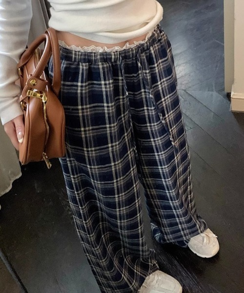 mebole（メボレ）の「lace waist checkered wide pants（その他パンツ・レディース・ネイビー・FREE）」の2枚目の写真