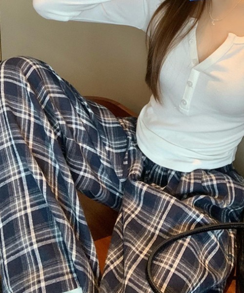 mebole（メボレ）の「lace waist checkered wide pants（その他パンツ・レディース・ネイビー・FREE）」の9枚目の写真