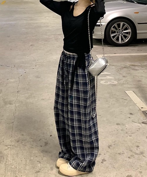 mebole（メボレ）の「lace waist checkered wide pants（その他パンツ・レディース・ネイビー・FREE）」の16枚目の写真