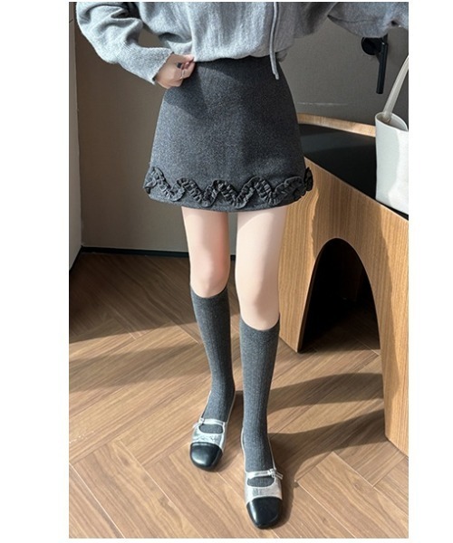 OThe.Naeun(オザナウン)の「wool frill mini skirt(スカート・レディース・ブラウン/グレー/ブラック・FREE)」の14枚目の写真