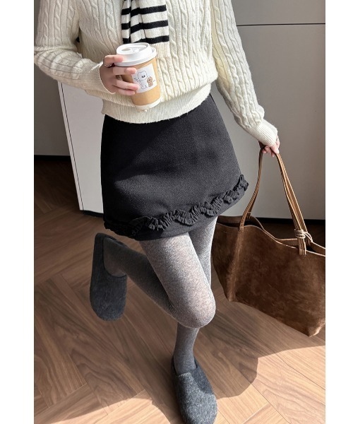 OThe.Naeun(オザナウン)の「wool frill mini skirt(スカート・レディース・ブラウン/グレー/ブラック・FREE)」の9枚目の写真