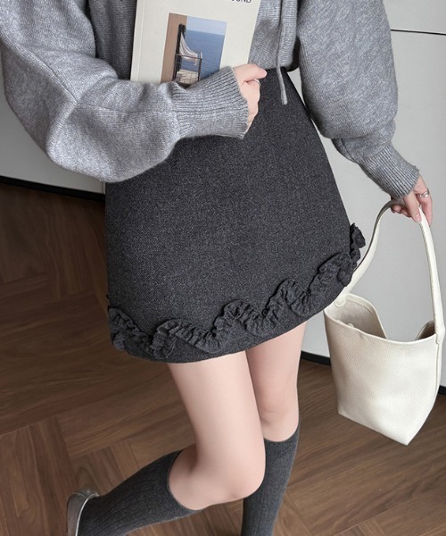 OThe.Naeun(オザナウン)の「wool frill mini skirt(スカート・レディース・ブラウン/グレー/ブラック・FREE)」の19枚目の写真