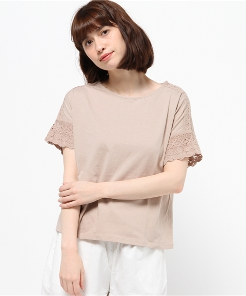 earth music&ecology（アースミュージックアンドエコロジー）の「【2016Summer】肩レースプルオーバー（Tシャツ/カットソー・レディース・ネイビー/オフホワイト/グレイッシュベージュ・FREE）」の2枚目の写真