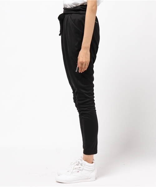 Reebok(リーボック)の「ユルスリム ユーティリティーロングパンツ(その他パンツ・レディース・グレー/ブラック・MEDIUM/SMALL/LARGE/X-LARGE)」の4枚目の写真