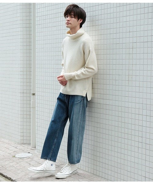 ADAM ET ROPE'(アダムエロペ)の「ラムウール オフタートルネック(ニット/セーター・メンズ・ホワイト/ブラック・MEDIUM/LARGE)」の3枚目の写真