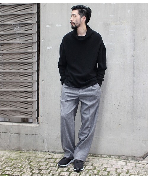 ADAM ET ROPE'(アダムエロペ)の「ラムウール オフタートルネック(ニット/セーター・メンズ・ホワイト/ブラック・MEDIUM/LARGE)」の4枚目の写真