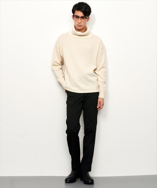 ADAM ET ROPE'(アダムエロペ)の「ラムウール オフタートルネック(ニット/セーター・メンズ・ホワイト/ブラック・MEDIUM/LARGE)」の18枚目の写真