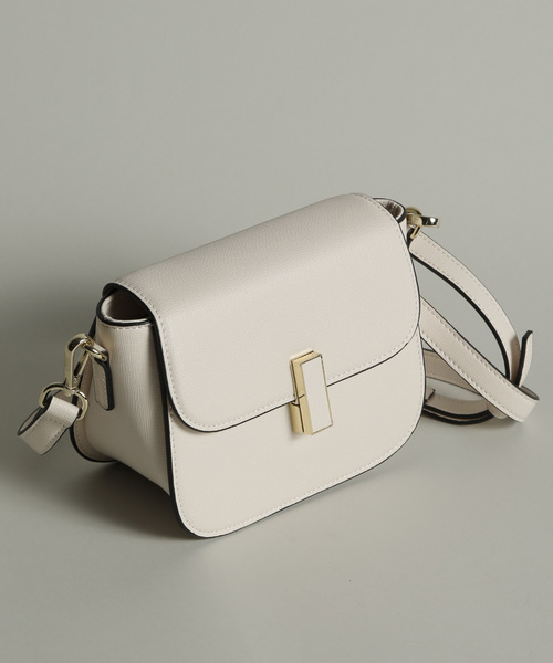 PLAIN CLOTHING（プレーンクロージング）の「Fレザーラウンドショルダーバッグ【PLAIN CLOTHING】（ショルダーバッグ・レディース・グレー/ブラック/アイボリー・FREE）」の2枚目の写真