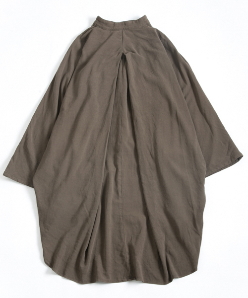 OURET（オーレット）の「マオカラーポンチョ -　100/2強撚ガーゼ　-（シャツ/ブラウス・メンズ・ブラック/グリーン系その他/ベージュ・1/2/3）」の7枚目の写真