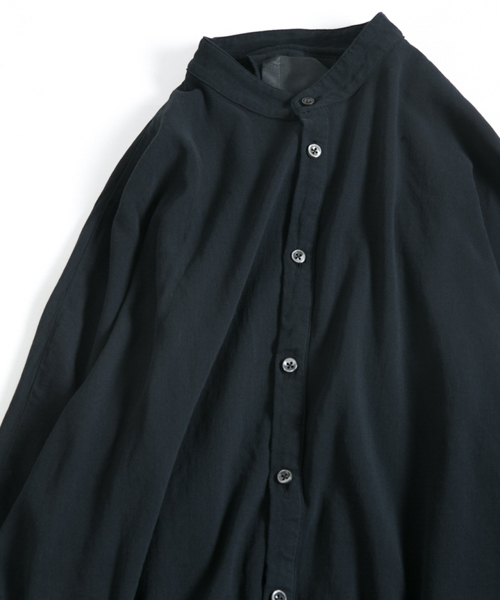 OURET（オーレット）の「マオカラーポンチョ -　100/2強撚ガーゼ　-（シャツ/ブラウス・メンズ・ブラック/グリーン系その他/ベージュ・1/2/3）」の8枚目の写真