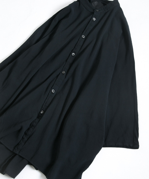 OURET（オーレット）の「マオカラーポンチョ -　100/2強撚ガーゼ　-（シャツ/ブラウス・メンズ・ブラック/グリーン系その他/ベージュ・1/2/3）」の11枚目の写真