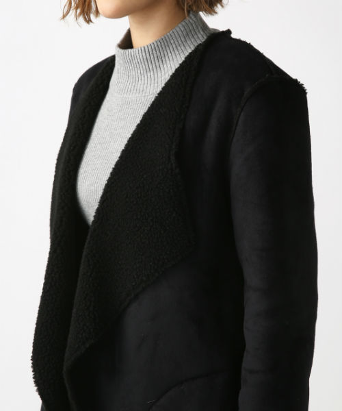 AZUL by moussy（アズールバイマウジー）の「ﾌｪｲｸﾑｰﾄﾝﾉｰｶﾗｰｺｰﾄ（ムートンコート・レディース・ブラック/ベージュ・LARGE/MEDIUM/SMALL）」の13枚目の写真