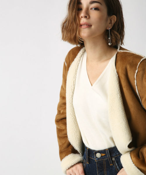 AZUL by moussy（アズールバイマウジー）の「ﾌｪｲｸﾑｰﾄﾝﾉｰｶﾗｰｺｰﾄ（ムートンコート・レディース・ブラック/ベージュ・LARGE/MEDIUM/SMALL）」の18枚目の写真