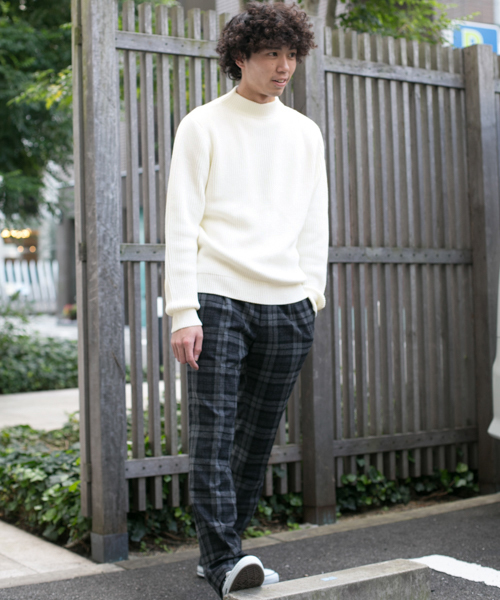 URBAN RESEARCH(アーバンリサーチ)の「C/A片畦モックネック(ニット/セーター・メンズ・ホワイト/ブラック/グレー/ベージュ/ブルー・LARGE/MEDIUM)」の21枚目の写真