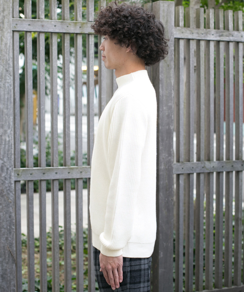 URBAN RESEARCH(アーバンリサーチ)の「C/A片畦モックネック(ニット/セーター・メンズ・ホワイト/ブラック/グレー/ベージュ/ブルー・LARGE/MEDIUM)」の22枚目の写真