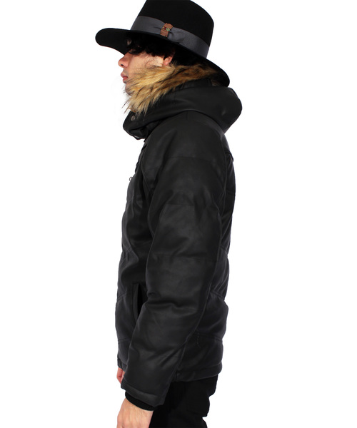 ８(eight)（エイト）の「ファー付き 中綿 PUレザージャケット ブルゾン （ダウンジャケット/コート・メンズ・ブラック/キャメル/ブラウン・MEDIUM/LARGE/X-LARGE）」の14枚目の写真