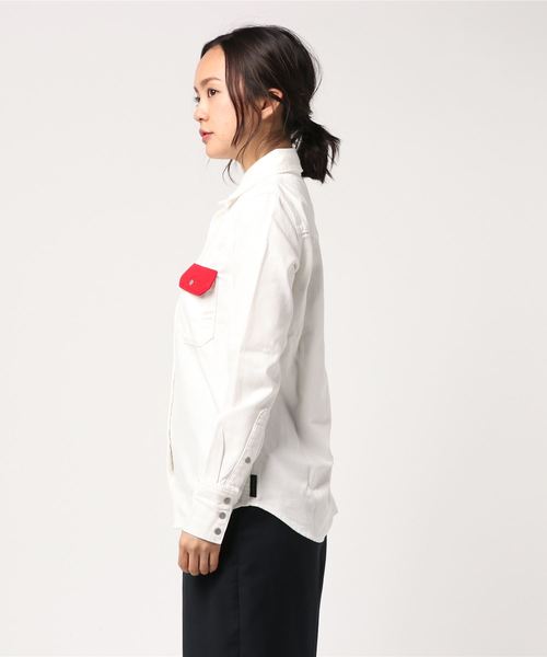 Calvin Klein Jeans(カルヴァンクラインジーンズ)の「コントラストポケット ウェスタン スリムデニムシャツ (シャツ/ブラウス・レディース・ブラック/ベージュ/ホワイト・LARGE/MEDIUM/SMALL/X-SMALL)」の5枚目の写真