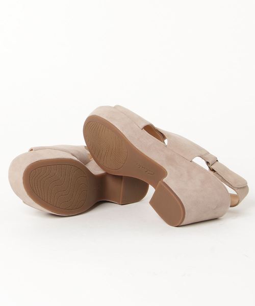 Clarks(クラークス)の「Maritsa Lara / マリッツァララ (サンドスエード)(サンダル・レディース・ベージュ・4.5/6/3.5/4/5/5.5/3)」の3枚目の写真