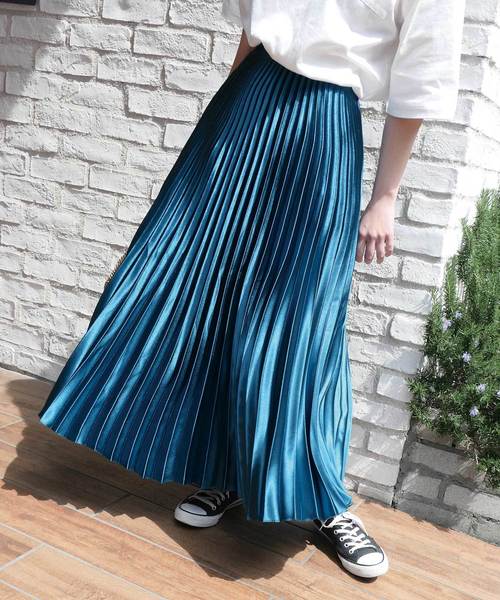 CORNERS(コーナーズ)の「サテンプリーツスカート(スカート・レディース・ホワイト/ブラック/カーキ/ネイビー/ブルーグリーン/シルバー/ゴールド/ブラウン/ボルドー・M)」の10枚目の写真