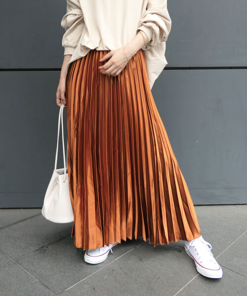 CORNERS(コーナーズ)の「サテンプリーツスカート(スカート・レディース・ホワイト/ブラック/カーキ/ネイビー/ブルーグリーン/シルバー/ゴールド/ブラウン/ボルドー・M)」の17枚目の写真