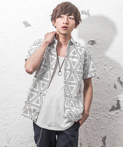 MinoriTY（マイノリティ）の「幾何学柄半袖シャツ（シャツ/ブラウス・メンズ・ホワイト/ブラック・M/L）」の2枚目の写真