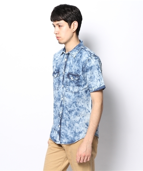 WEGO（ウィゴー）の「WEGO/ブリーチデニムシャツ（シャツ/ブラウス・メンズ・ライトインディゴブルー・LARGE/MEDIUM）」の4枚目の写真