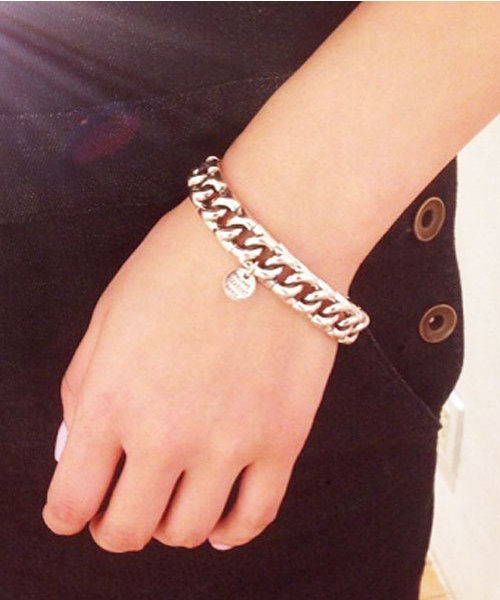 PHILIPPE AUDIBERT(フィリップ オーディベール)の「PHILIPPE AUDIBERT(フィリップオーディベール)チェーンブレスレット / Forcat pm(ブレスレット・レディース・シルバー・フリー)」の4枚目の写真