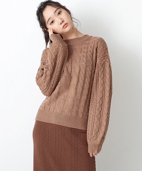 STYLEBLOCK(スタイルブロック)の「ケーブル編みバックリボンボリュームスリーブケーブルニットセーター(ニット/セーター・レディース・ブラック/ブラウン系その他/ベージュ系その他/ピンク系その他/オフホワイト・M)」の3枚目の写真