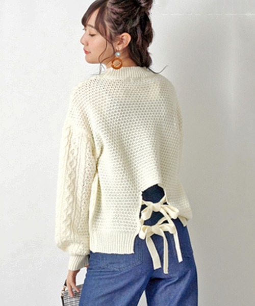 STYLEBLOCK(スタイルブロック)の「ケーブル編みバックリボンボリュームスリーブケーブルニットセーター(ニット/セーター・レディース・ブラック/ブラウン系その他/ベージュ系その他/ピンク系その他/オフホワイト・M)」の2枚目の写真