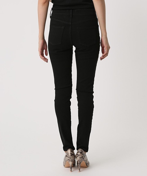 AZUL by moussy(アズールバイマウジー)の「A PERFECT DENIM/アズールパーフェクトデニム(デニムパンツ・レディース・ブラック/ブルー/ダークブルー・SMALL/MEDIUM/LARGE/X-LARGE/X-SMALL/XX-SMALL)」の7枚目の写真