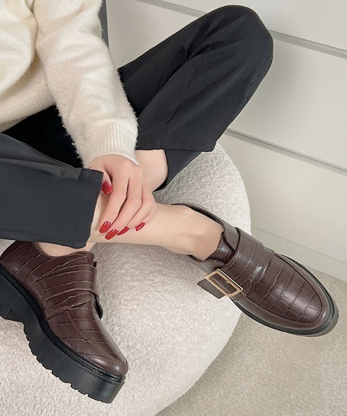 Shoes in Closet（シューズインクローゼット）の「軽量厚底 マニッシュ ワンベルトバックル  ローファー 1978（ローファー・レディース・ブラック/ブラック系その他/ダークブラウン/ブラック系その他5/ブラウン系その他5/アイボリー/ベージュ系その他5/グレー系その他7/ブラック系その他6/グレー系その他6/ベージュ系その他6/イエロー系その他6/ブラウン系その他6/ブラウン系その他・LL/S/M/L/4L/3L/XS/5L/6L）」の9枚目の写真